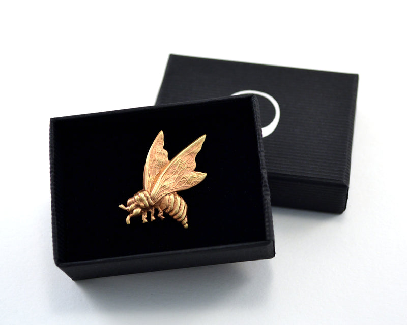 products/bee-pin-tie-tack-02.jpg