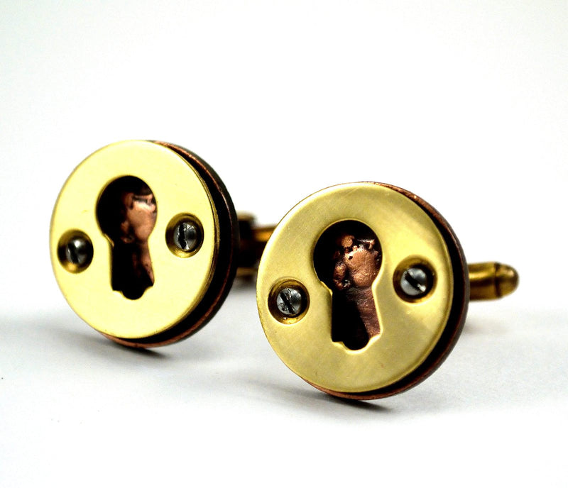 products/escutcheon-cufflinks-queen-elizabeth-ii-00.jpg