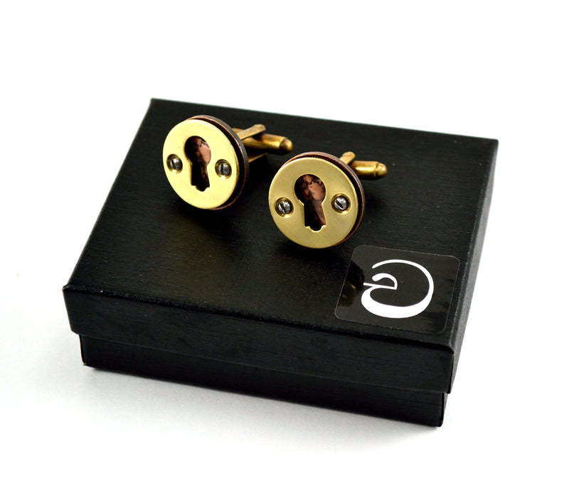 products/escutcheon-cufflinks-queen-elizabeth-ii-02.jpg
