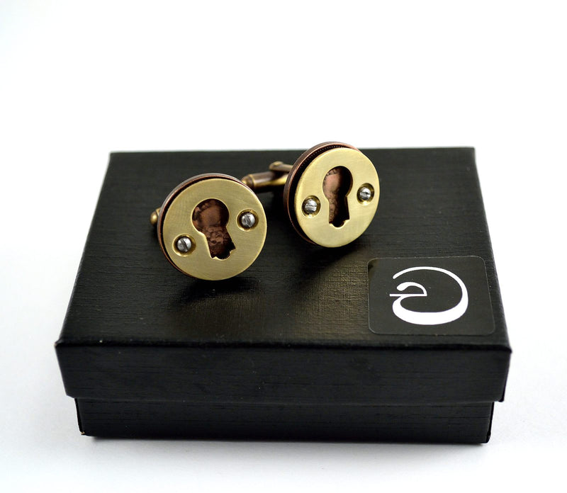 products/escutcheon-cufflinks-queen-elizabeth-ii-06.jpg