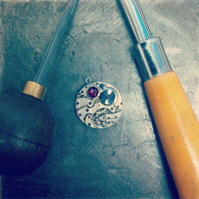 products/garnet-set-steampunk-watch-necklace-january-birth-stone-04.jpg