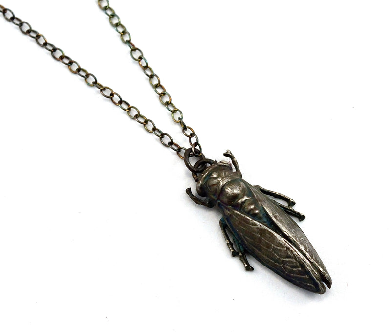 products/silver-cicada-necklace-00.jpg