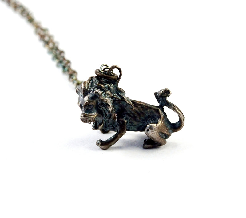 products/sterling-silver-lion-necklace-fierce-leo-pendant-00.jpg