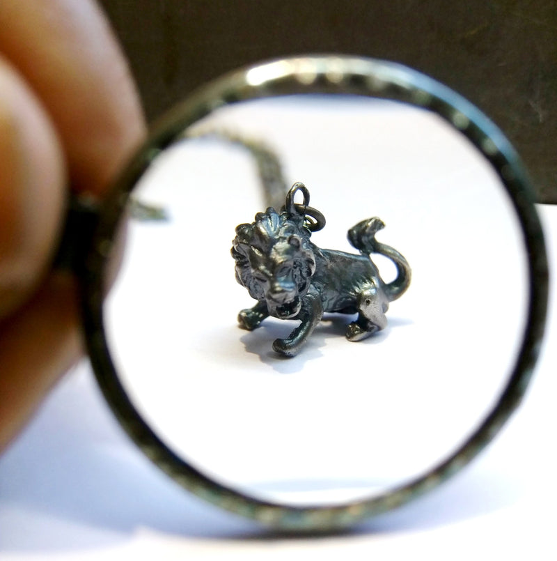 products/sterling-silver-lion-necklace-fierce-leo-pendant-04.jpg